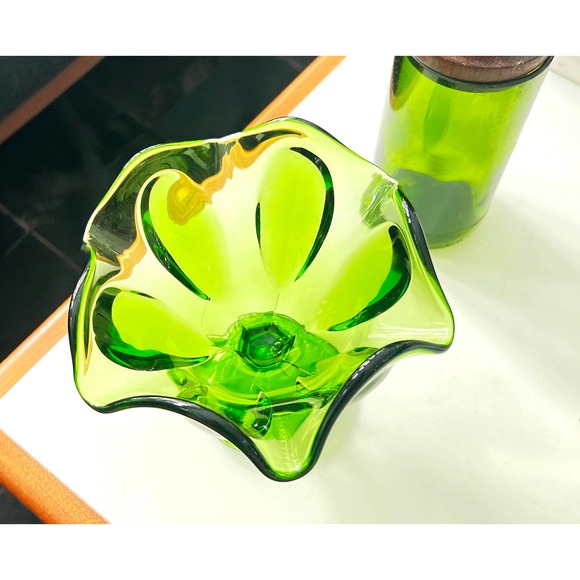 L E Smith Art Glass Compote Bowl Ruffled Emerald Green Simplicity Pattern - Picture 6 of 7